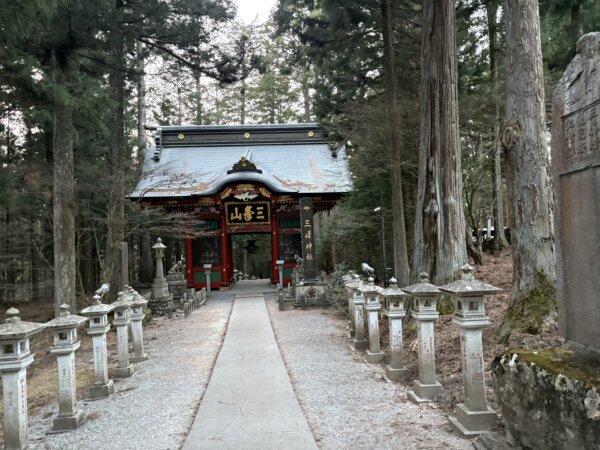 三峯神社の参道