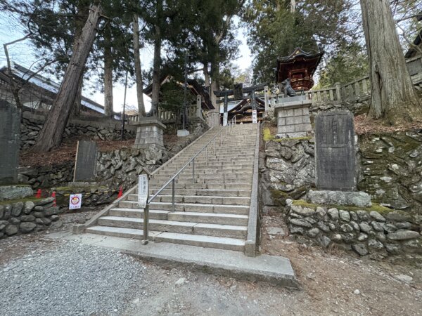 神社の階段